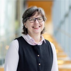 Dr. ing. Yvette Roman