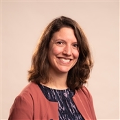 Dr. Laura Koenders