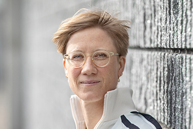 Prof. Iris van der Tuin